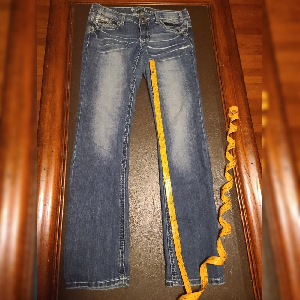 Ariya Jeans